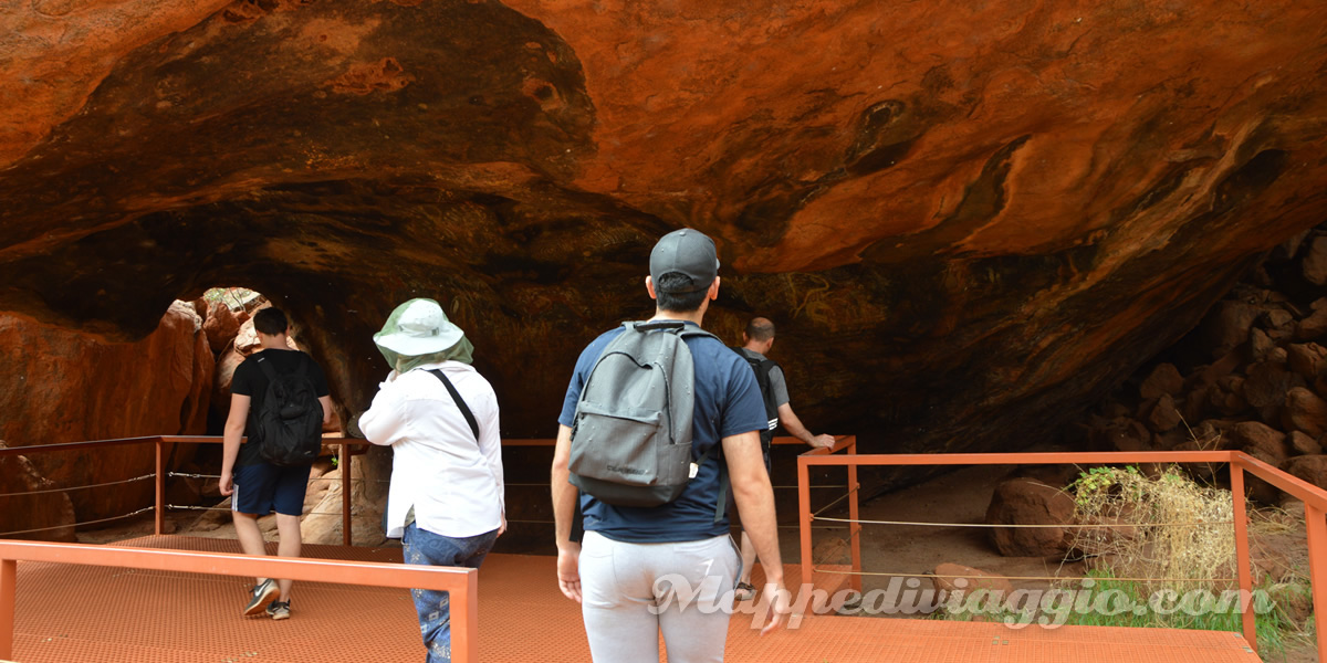 grotta-famiglia-aborigena-kulpi-mutitjulu